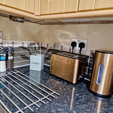 Stunning Luxury Serviced Apartment Next To City Centre With Free Parking - Contractors & Relocators Coventry Ngoại thất bức ảnh