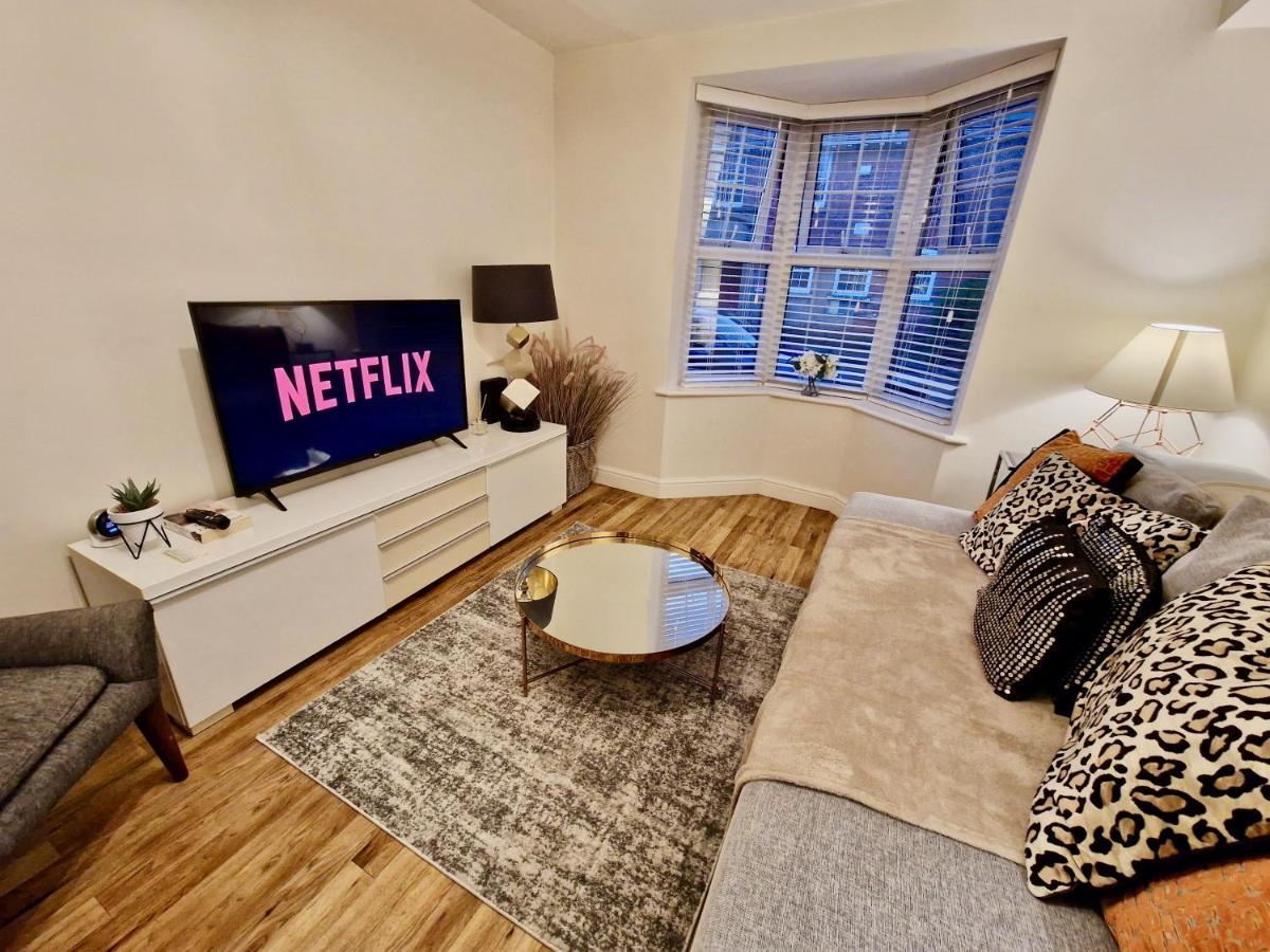 Stunning Luxury Serviced Apartment Next To City Centre With Free Parking - Contractors & Relocators Coventry Ngoại thất bức ảnh