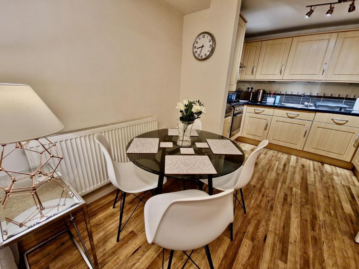 Stunning Luxury Serviced Apartment Next To City Centre With Free Parking - Contractors & Relocators Coventry Ngoại thất bức ảnh