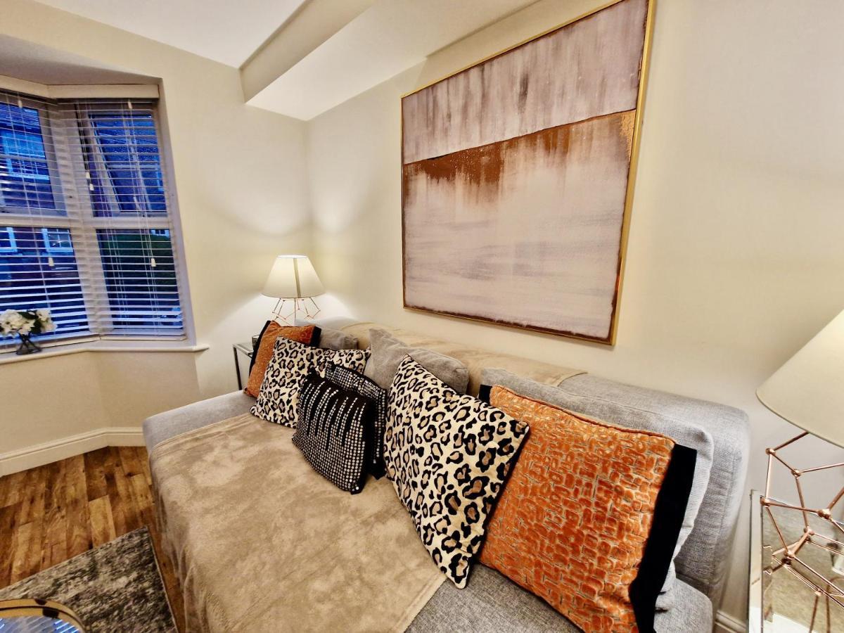 Stunning Luxury Serviced Apartment Next To City Centre With Free Parking - Contractors & Relocators Coventry Ngoại thất bức ảnh