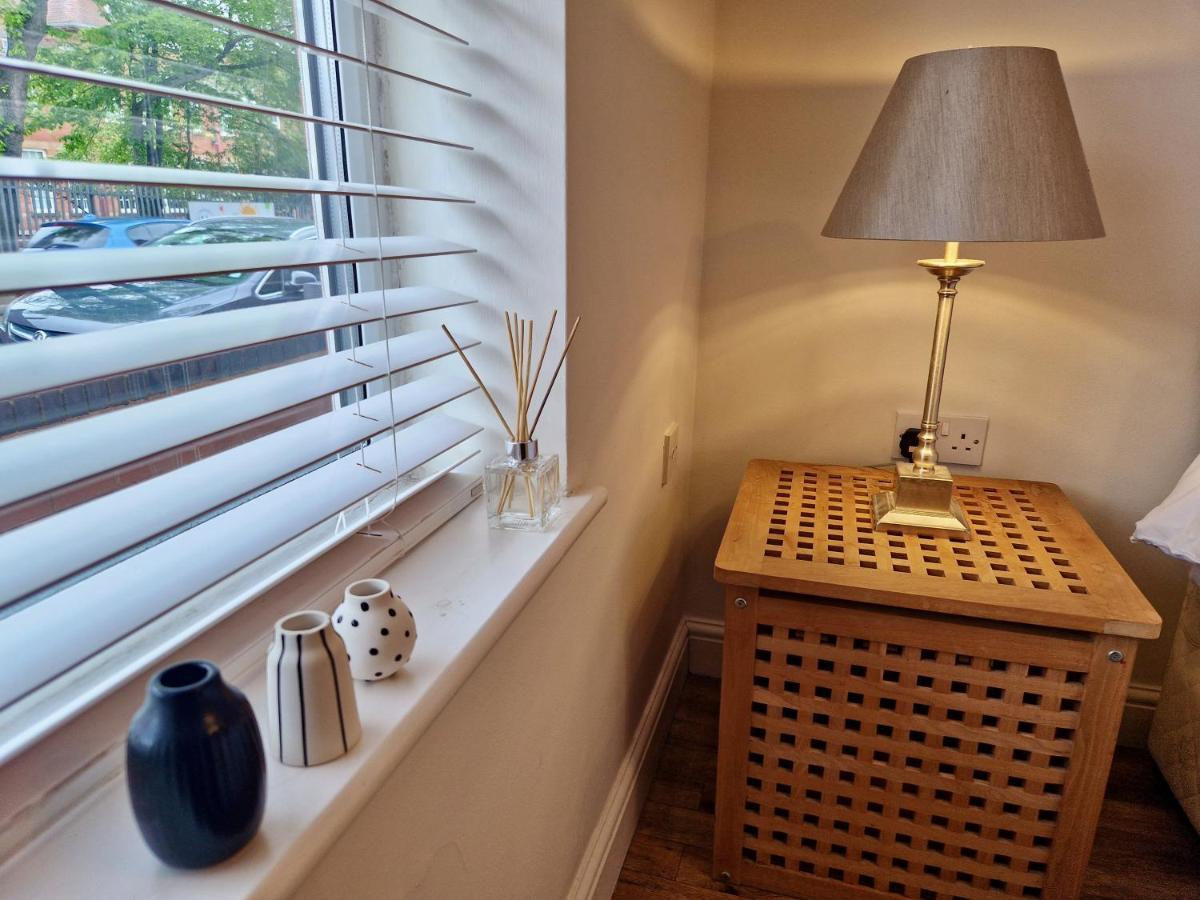 Stunning Luxury Serviced Apartment Next To City Centre With Free Parking - Contractors & Relocators Coventry Ngoại thất bức ảnh