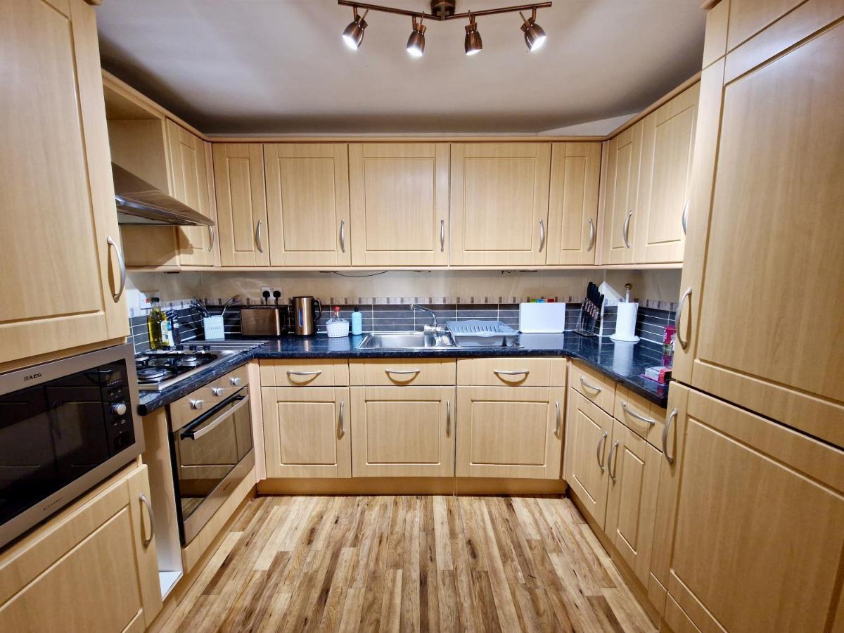 Stunning Luxury Serviced Apartment Next To City Centre With Free Parking - Contractors & Relocators Coventry Ngoại thất bức ảnh