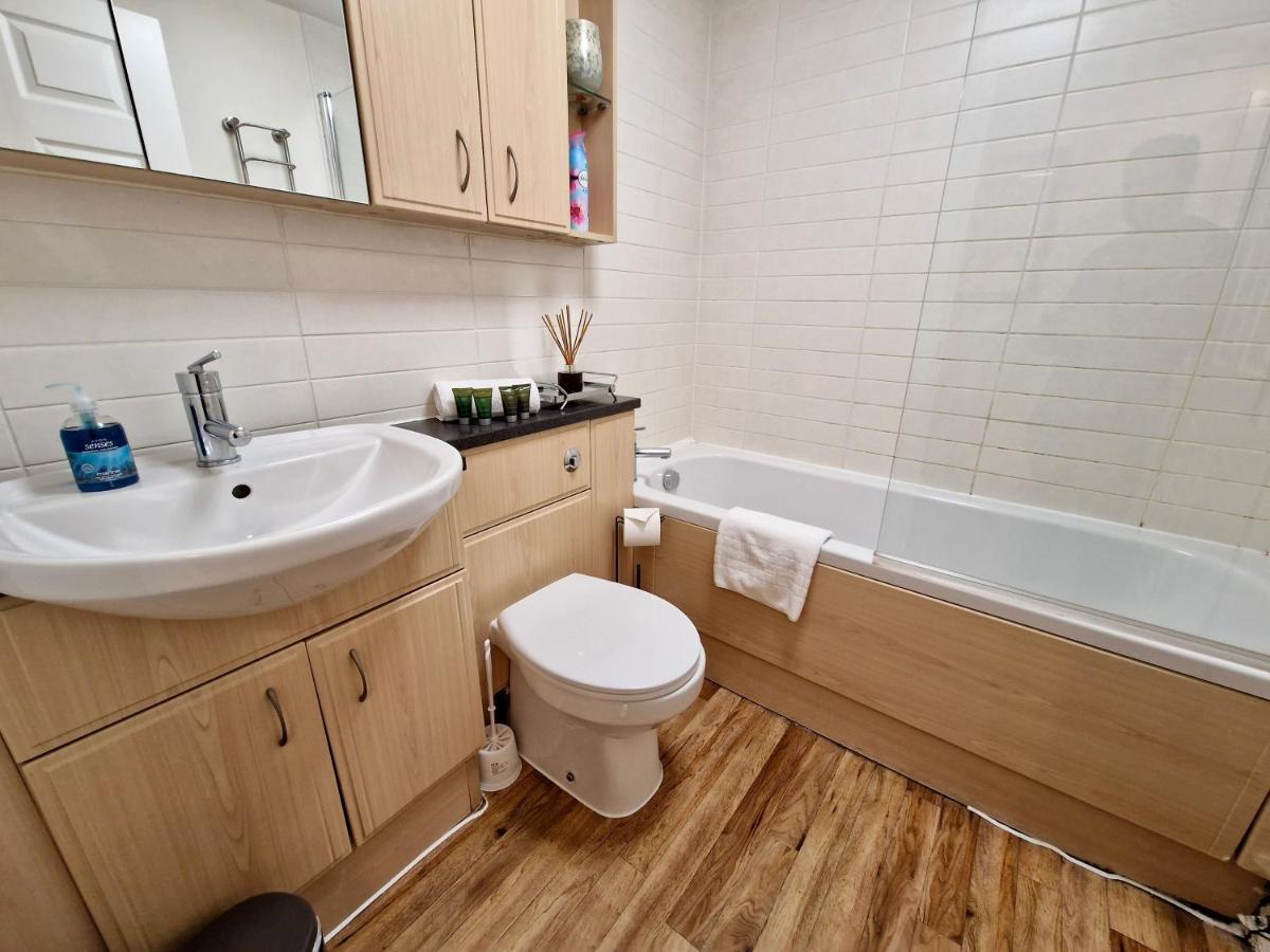 Stunning Luxury Serviced Apartment Next To City Centre With Free Parking - Contractors & Relocators Coventry Ngoại thất bức ảnh