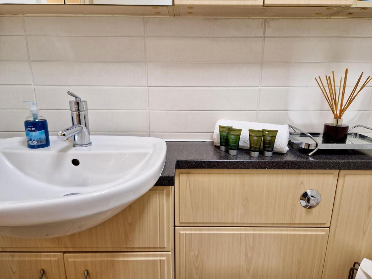 Stunning Luxury Serviced Apartment Next To City Centre With Free Parking - Contractors & Relocators Coventry Ngoại thất bức ảnh